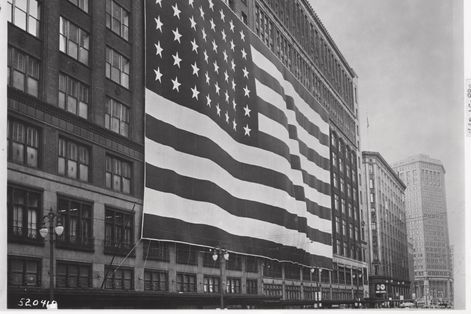 111년의 최초 순간들