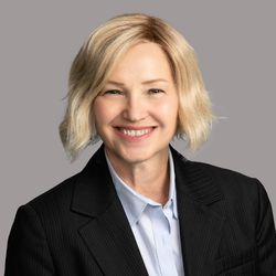 Julie Noonan